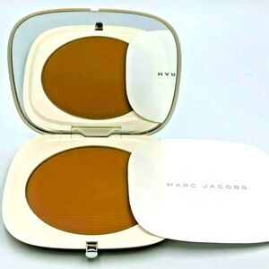 MARC JACOBS
O!MEGA BRONZE
COCONUT PERFECT TAN
POUDRE BRONZANTE COCO